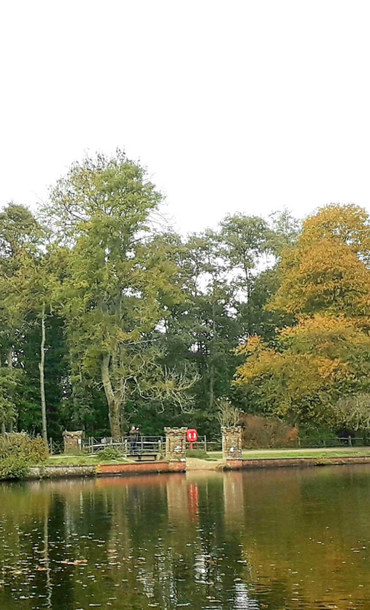 lake at buchan country park looking south