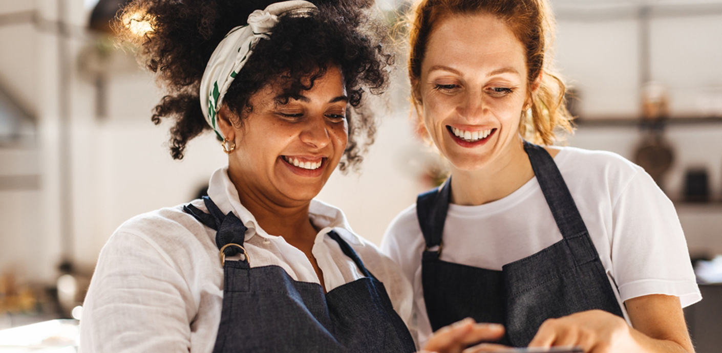 nojs Two women wearing aprons