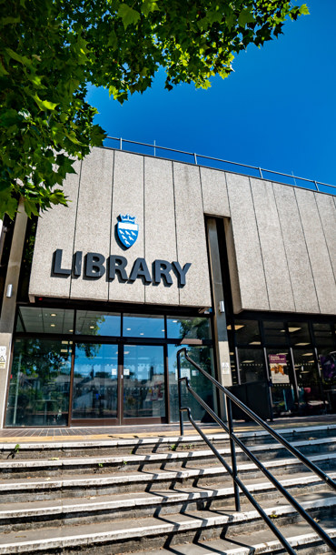 Photo of the outside of Worthing Library